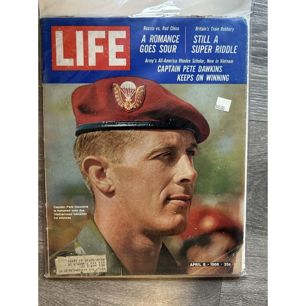 Life April 8 1966 Magazine Vietnam Military Photography Softcover Illustrated